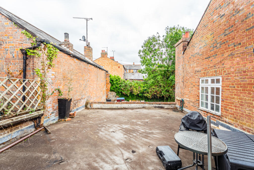 Additional image 3 of High Street, Markyate, Herts, AL3