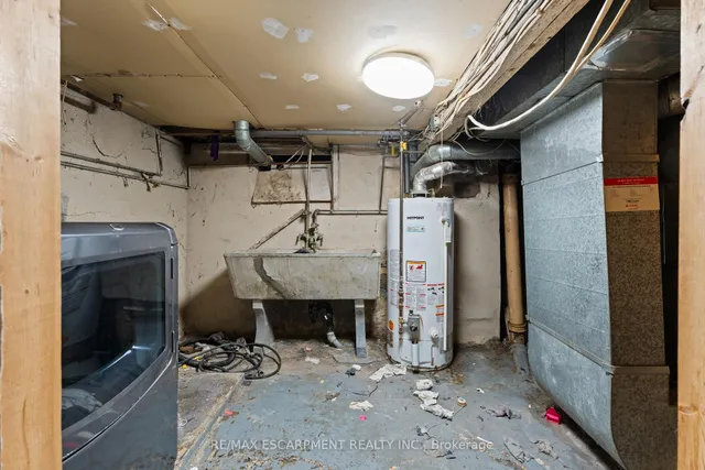 Additional image 30 of 40 Rosemont Ave