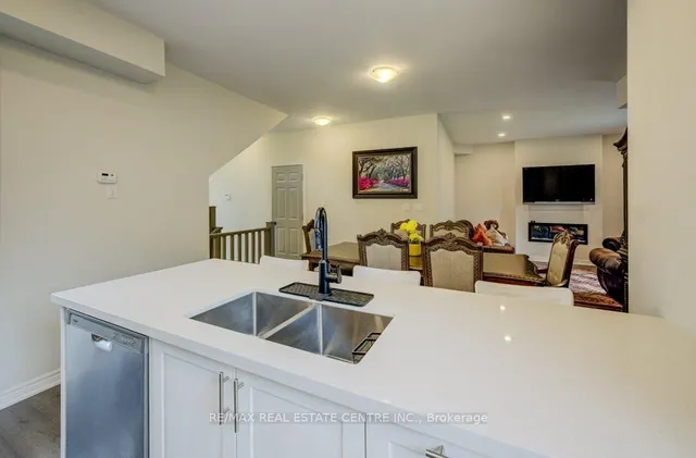 Additional image 14 of 43 Genoa Dr