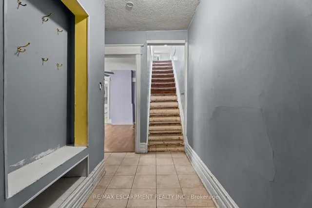 Additional image 4 of 40 Rosemont Ave