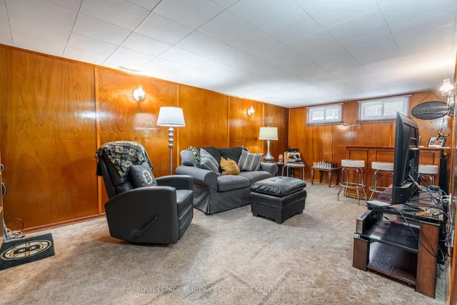 Additional image 22 of 7 Kenwood Cres