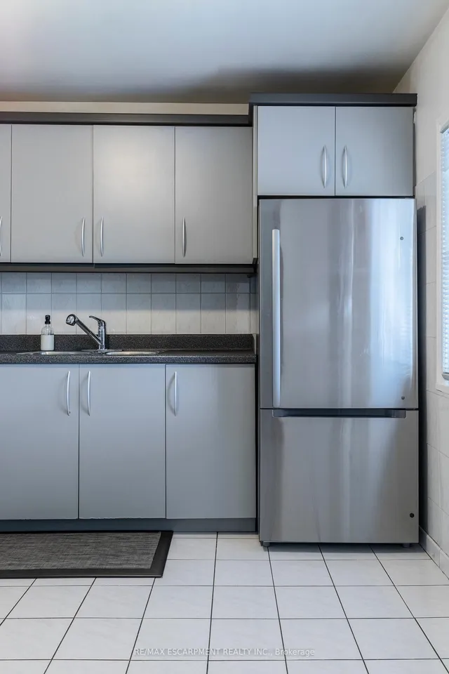 Additional image 9 of 118 Julian Ave