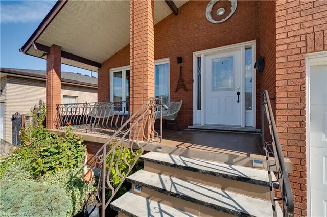 Additional image 3 of 18 Pavarotti Crt