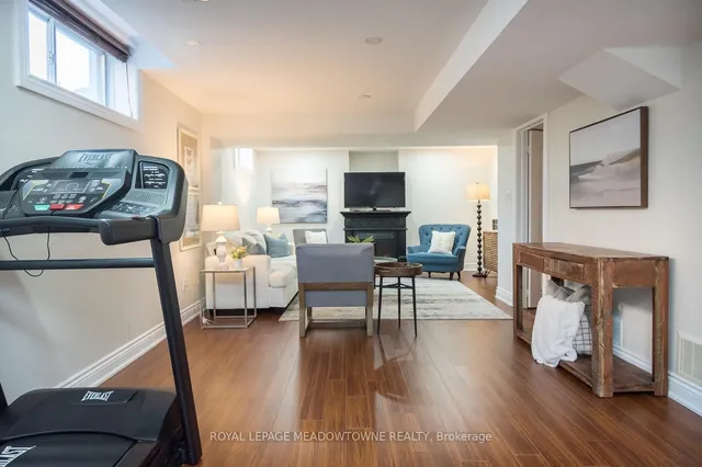 Additional image 25 of 371 Alexander Cres