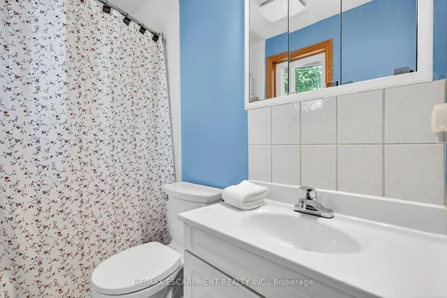 Additional image 29 of 146 Normanhurst Ave