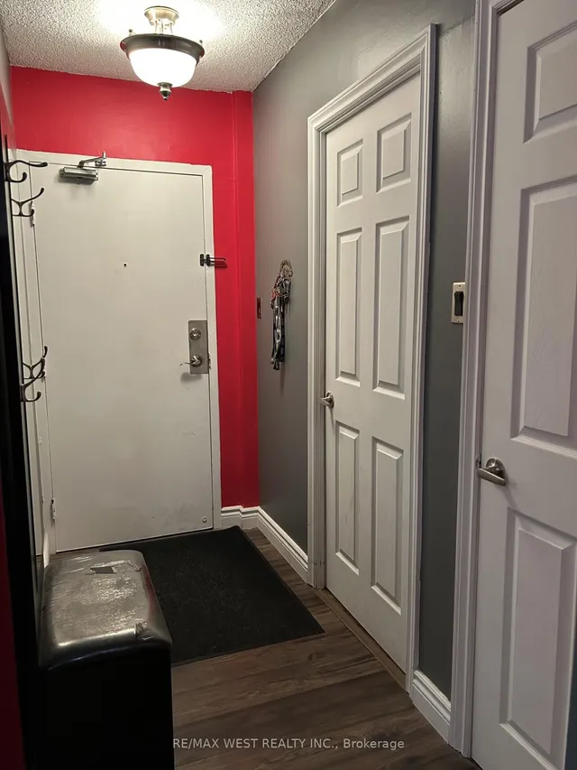 Additional image 3 of 975 Warwick Crt Unit 703