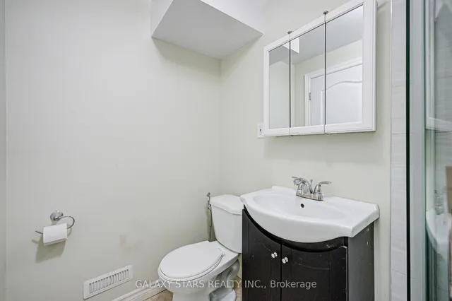 Additional image 43 of 1049 Kennedy Circ