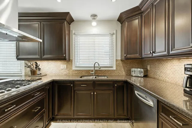 Additional image 11 of 561 Harmony Ave