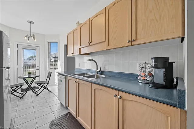 Additional image 22 of 55 Northern Breeze St Unit 33