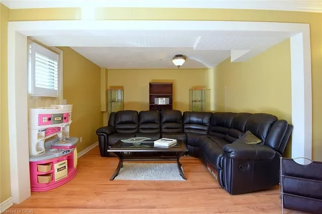 Additional image 23 of 39 Markson Cres