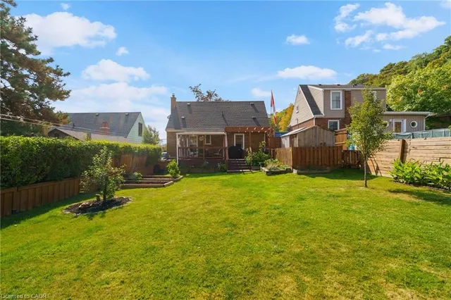 Additional image 35 of 3 Montrose Ave