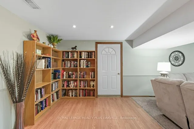 Additional image 30 of 67 Horizon Crt