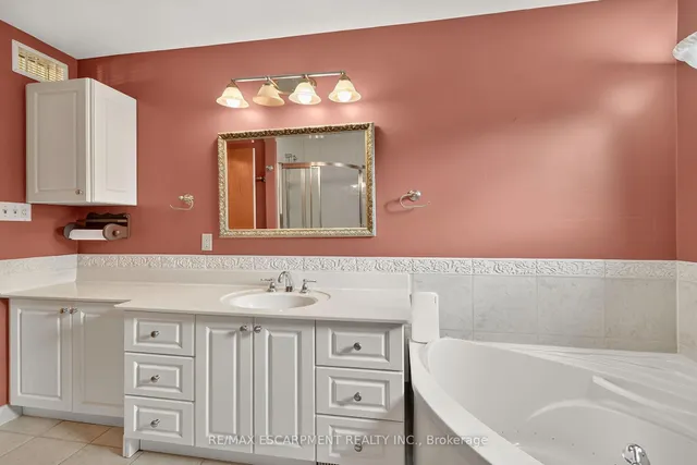 Additional image 26 of 36 Blanche Crt