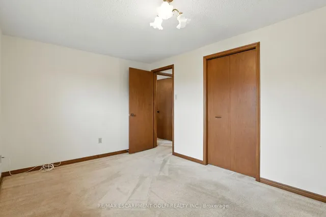 Additional image 18 of 24 Ellington Ave