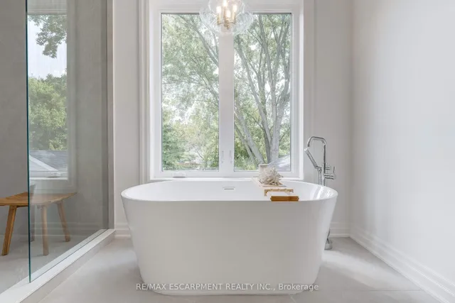 Additional image 29 of 684 Peele Blvd