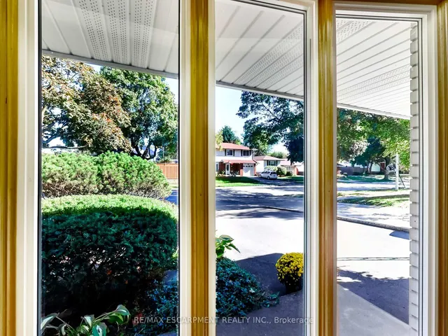 Additional image 10 of 558 Parkside Cres