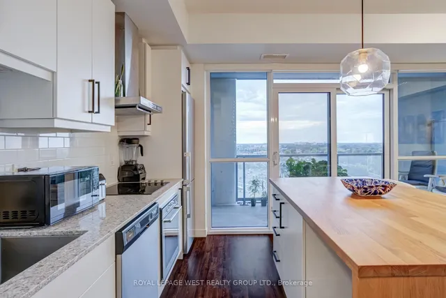 Additional image 16 of 2087 Fairview St Unit 1002