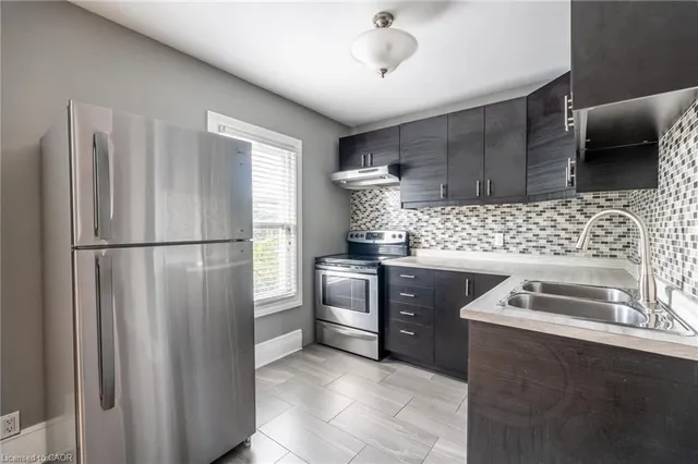 Additional image 12 of 39 Connaught Ave