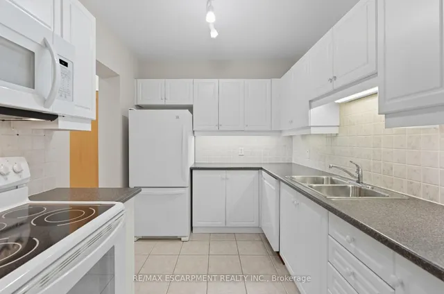 Additional image 7 of 2075 Amherst Heights Dr Unit 211