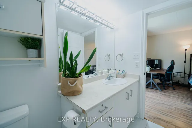 Additional image 13 of 2010 CLEAVER Ave Unit 124