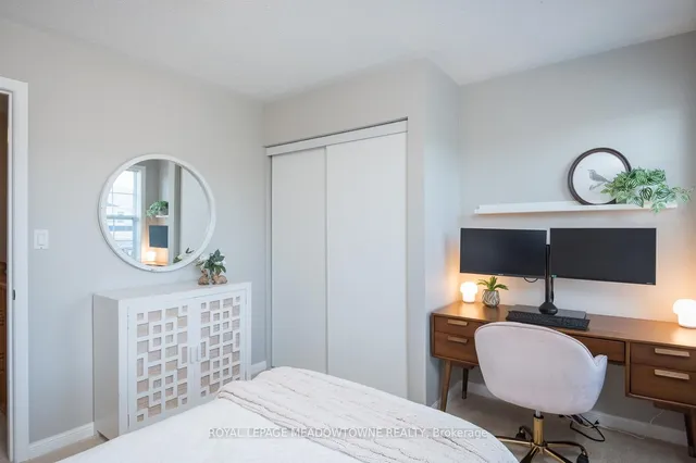 Additional image 24 of 698 Edwards Ave