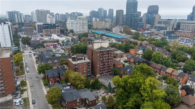 Additional image 35 of 141 Catharine St Unit 204