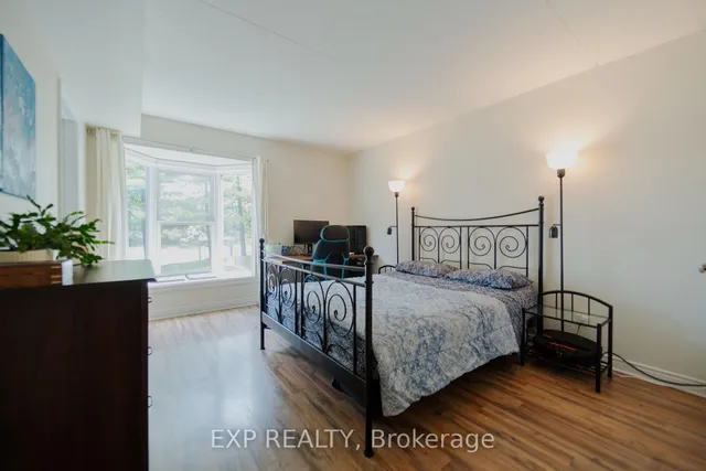 Additional image 10 of 2010 CLEAVER Ave Unit 124