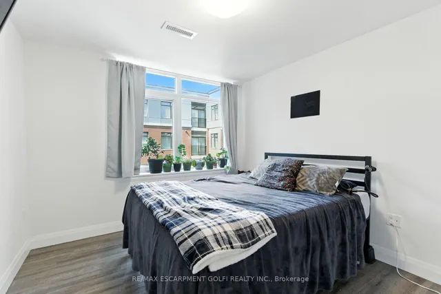 Additional image 9 of 1 Redfern Ave Unit 304