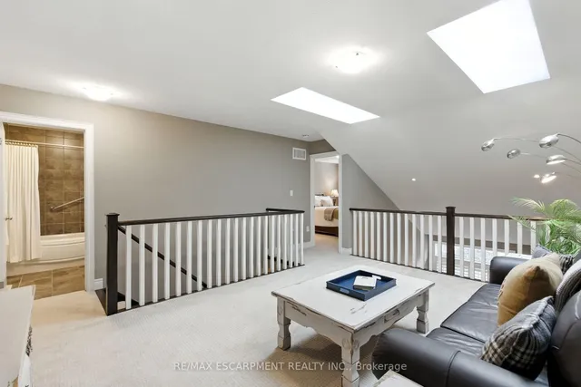 Additional image 24 of 4 Burgundy Grve