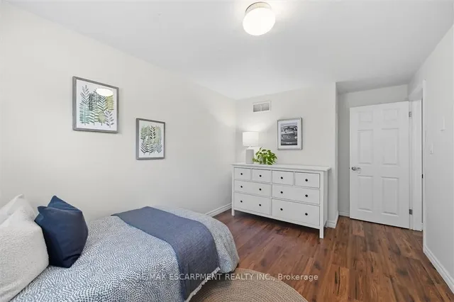 Additional image 32 of 641 HOLT Dr