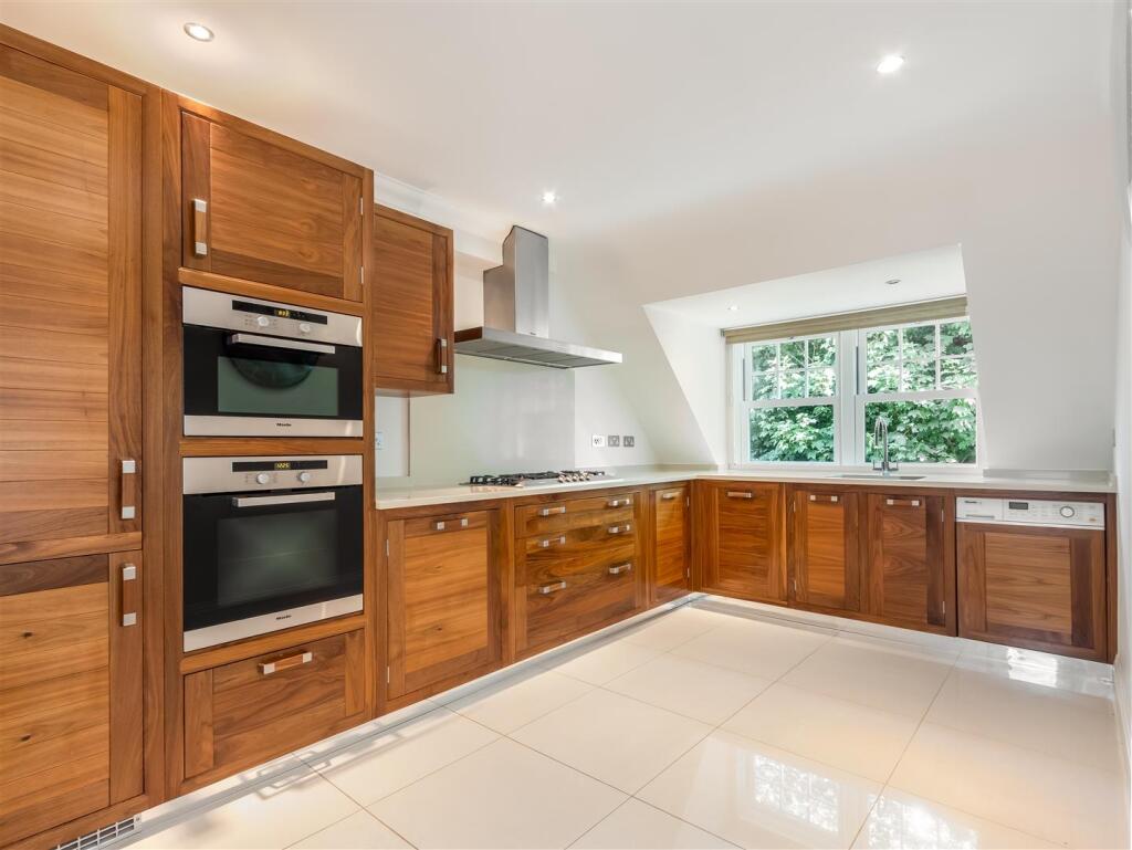 Additional image 9 of Georges Wood Road, Brookmans Park, Hatfield