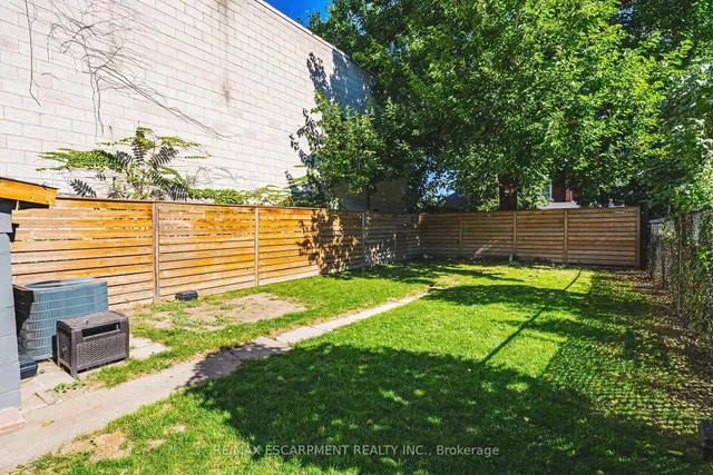 Additional image 32 of 24 Rowanwood St