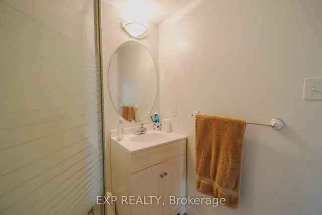 Additional image 18 of 2010 CLEAVER Ave Unit 124