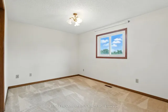 Additional image 17 of 24 Ellington Ave