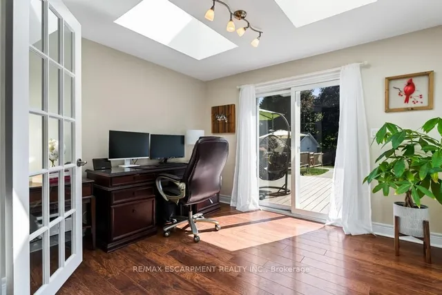 Additional image 17 of 196 Dundas St