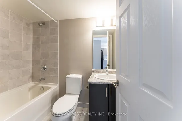 Additional image 11 of 716 Main St Unit 910