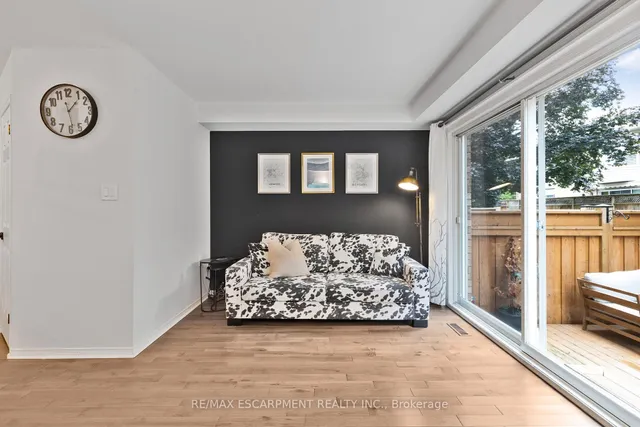 Additional image 13 of 2015 Cleaver Ave Unit 5