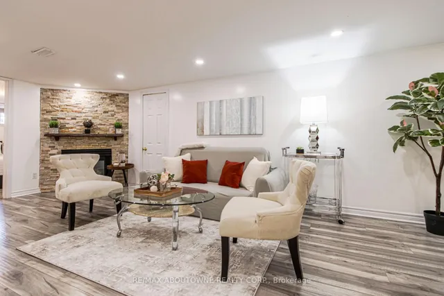 Additional image 27 of 2105 Maplewood Dr