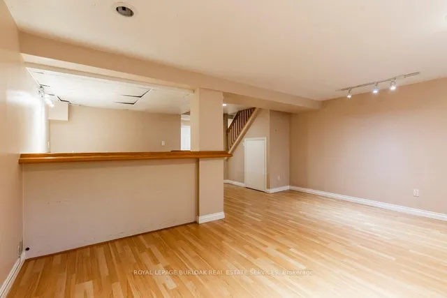 Additional image 25 of 1556 Kerns Rd Unit 3