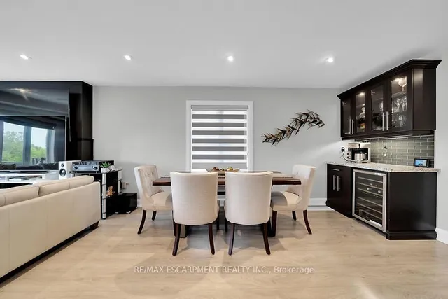 Additional image 19 of 123 WESTBANK Tr