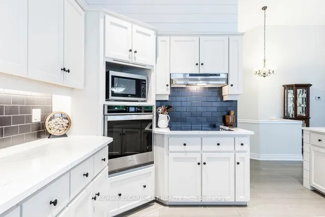 Additional image 36 of 1095 Skyview Dr Unit 2