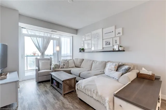 Additional image 8 of 2081 Fairview St Unit 1003