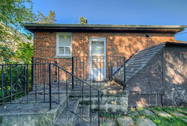 Additional image 43 of 77 Emerson St