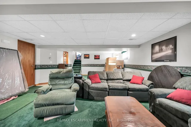 Additional image 40 of 65 Ellington Ave