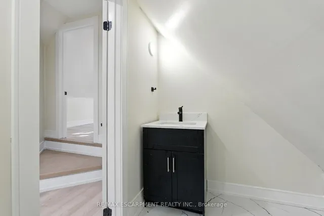 Additional image 36 of 9 ALICE St