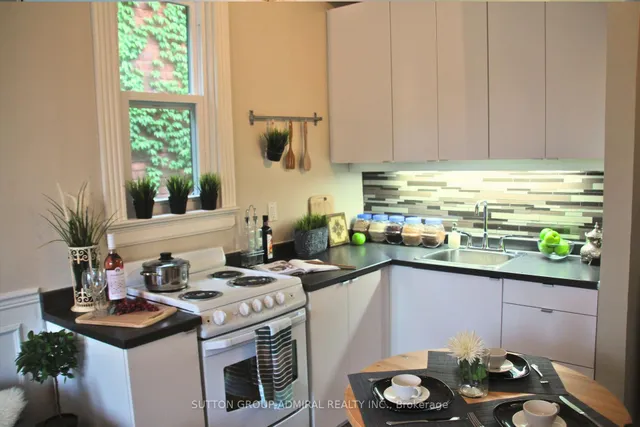 Additional image 23 of 164 WENTWORTH St