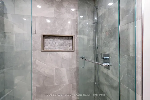 Additional image 30 of 272 Oriole Crt