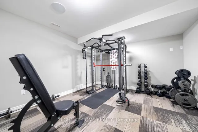 Additional image 40 of 166 Foxridge Dr