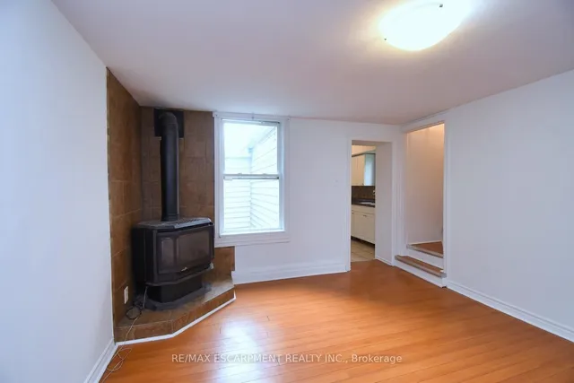 Additional image 9 of 122 Evans St