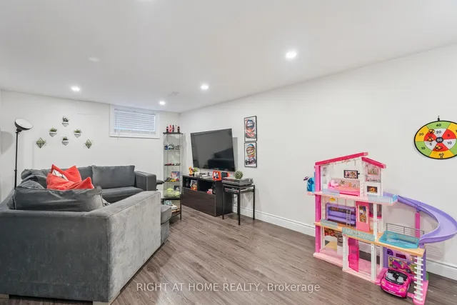 Additional image 27 of 151 Gateshead Cres Unit 35